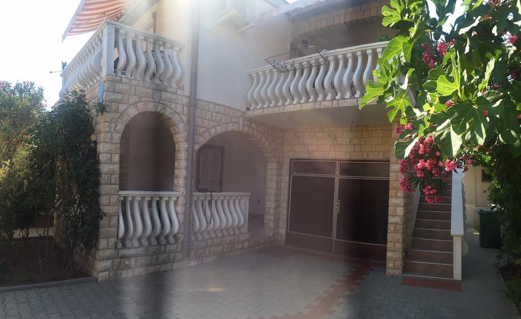 Apartment Krmpotic Vir Exterior photo